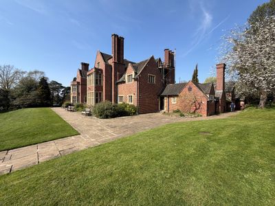 Property Image for The Knoll, Glebe Road, Oadby, Leicester, LE2 2LD