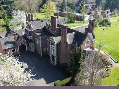Property Image for The Knoll, Glebe Road, Oadby, Leicester, LE2 2LD
