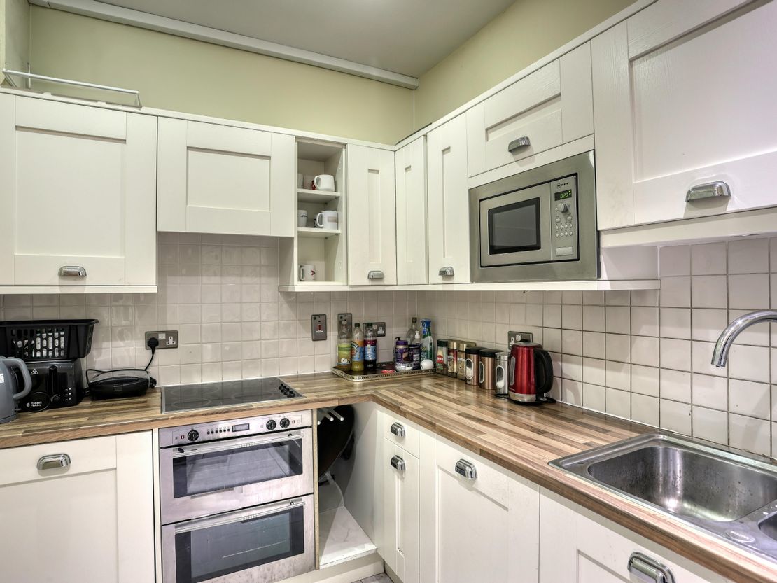 Inhurst House, Brimpton Road, Baughurst, Tadley, RG26 5JJ