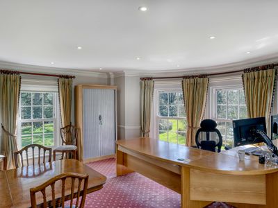 Property Image for Inhurst House, Brimpton Road, Baughurst, Tadley, RG26 5JJ