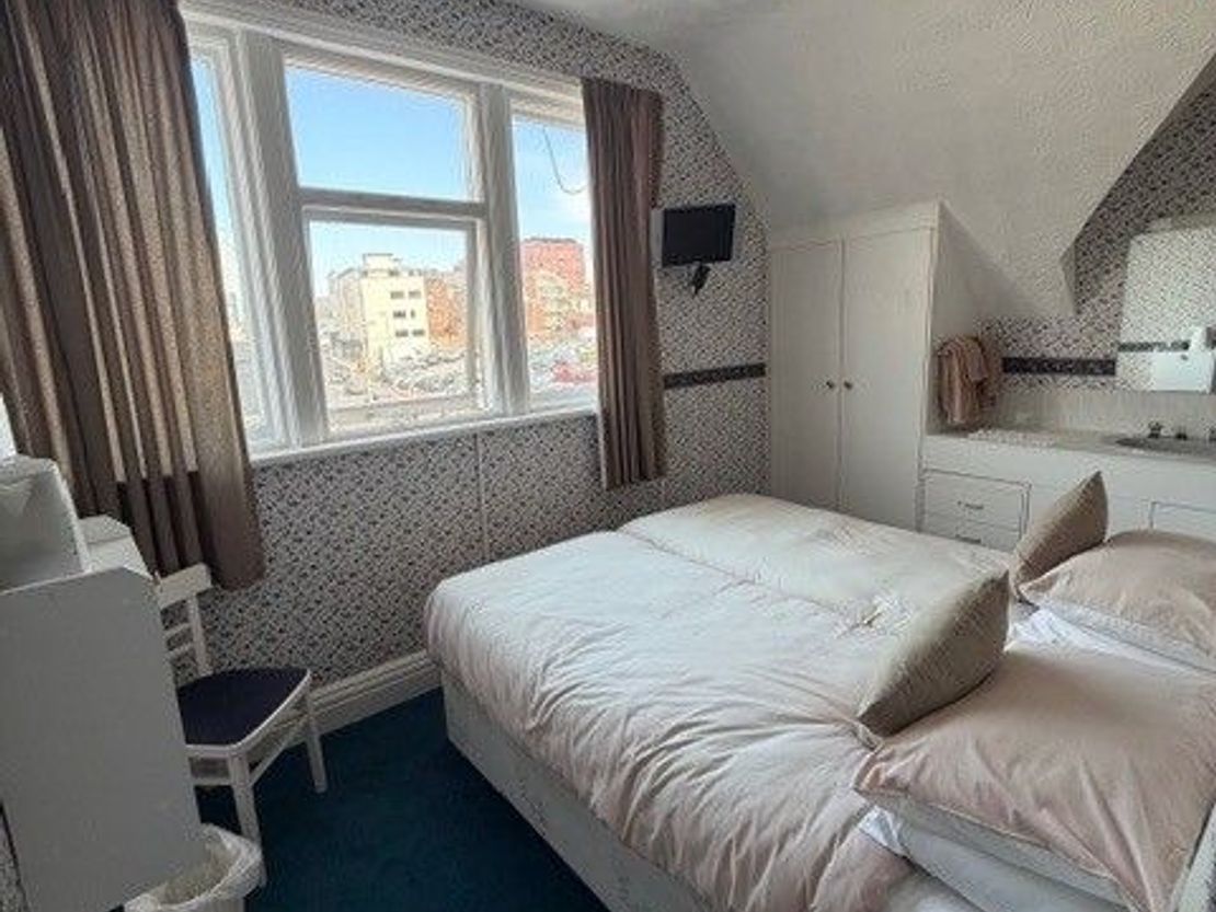 The Whitehouse 102 Adelaide Street, Blackpool, FY1