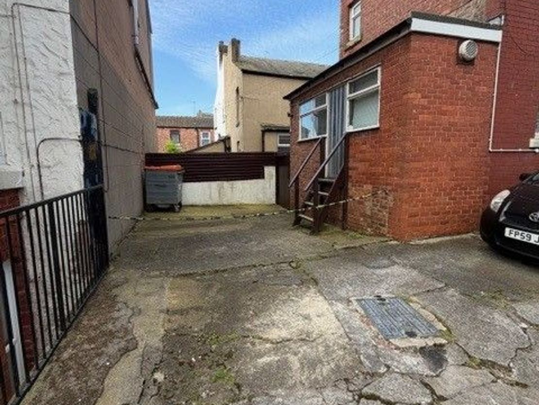 The Whitehouse 102 Adelaide Street, Blackpool, FY1
