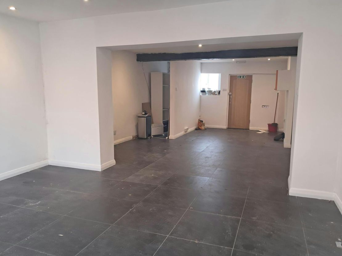 8 Freestone Yard, Park Street, Slough, SL3 0HT