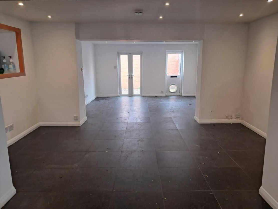 8 Freestone Yard, Park Street, Slough, SL3 0HT