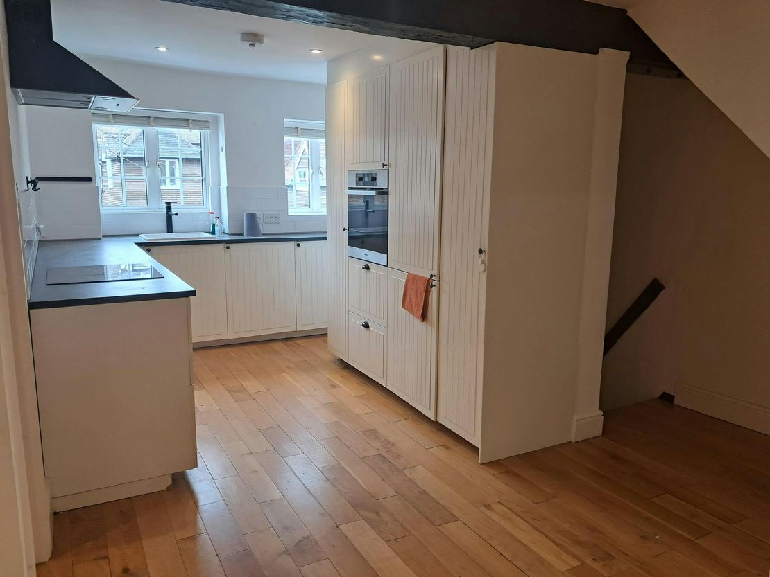 8 Freestone Yard, Park Street, Slough, SL3 0HT