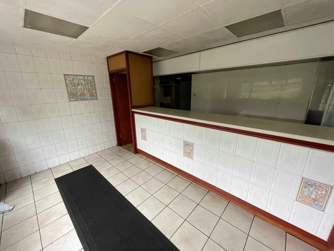 809 High Street, Stoke-on-Trent, ST6 5QH