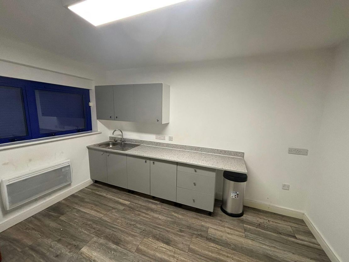 Unit 15, 29 Gordon Avenue, Hillington Park, Glasgow, G52 4TG