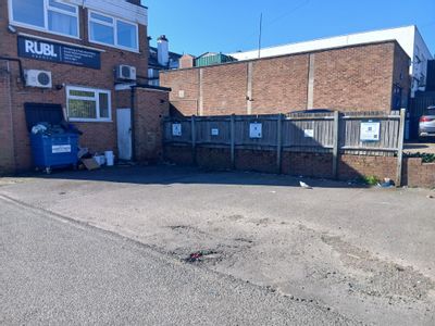 Property Image for 218 Hutton Rd, Shenfield, Brentwood CM15 8NR