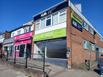 Property Image for 218 Hutton Rd, Shenfield, Brentwood CM15 8NR