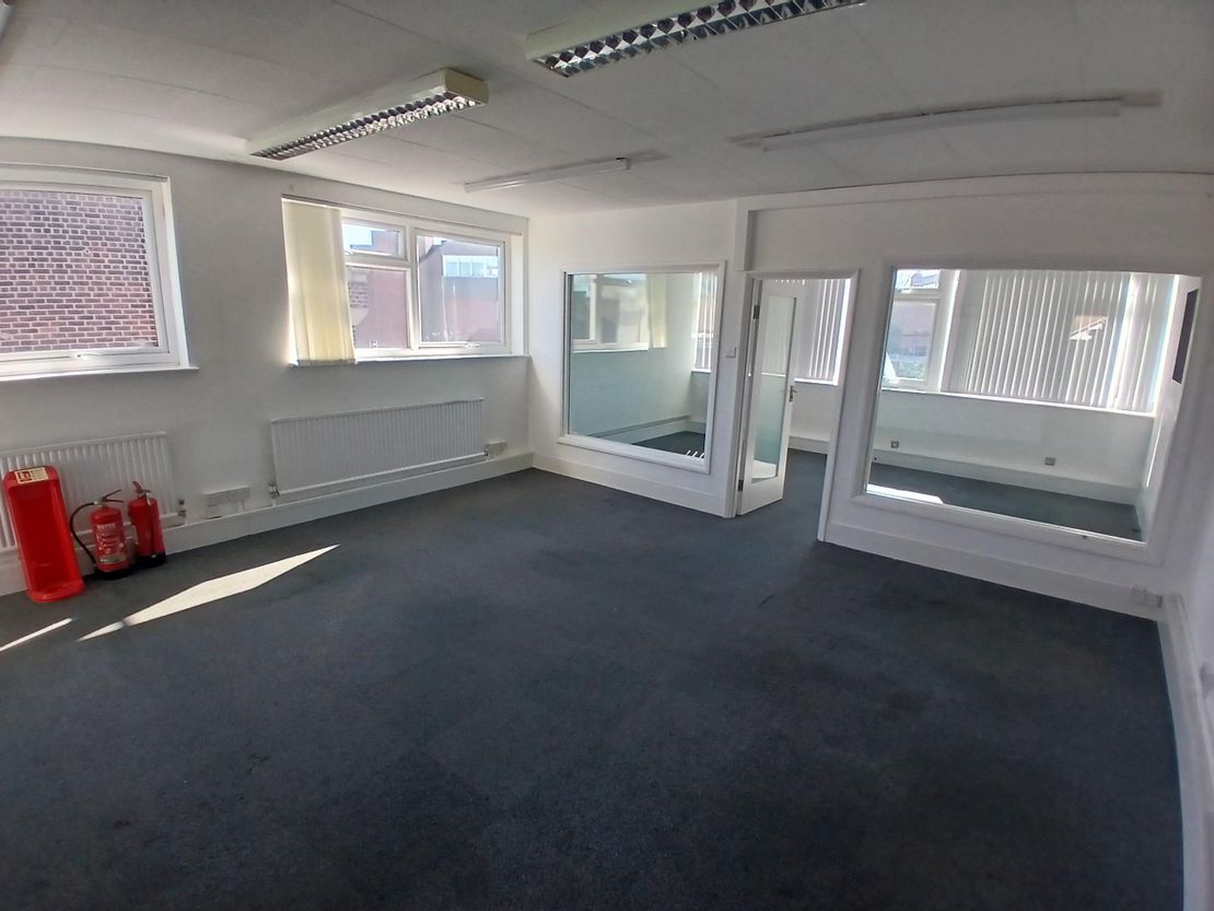 218 Hutton Rd, Shenfield, Brentwood CM15 8NR