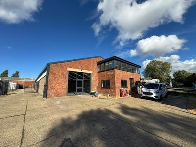 Property Image for 11 Hurricane Way, Norwich, NR6 6EZ