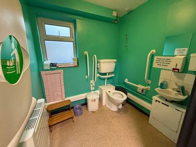 Property Image for 198-200 Dunsbury Way, Havant, PO9 5BG