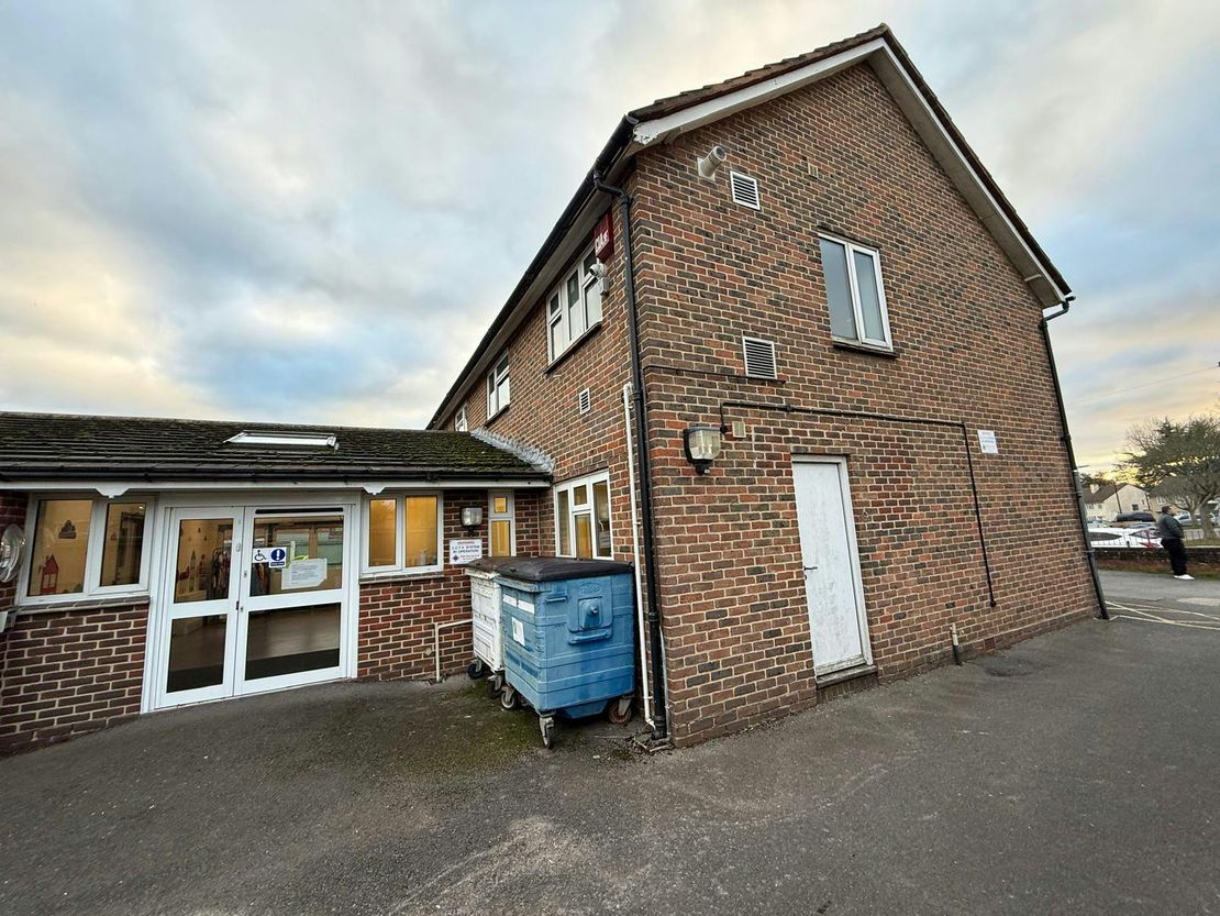 198-200 Dunsbury Way, Havant, PO9 5BG