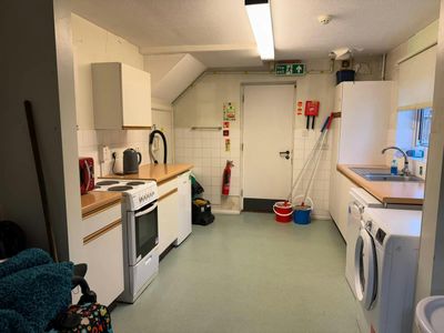 Property Image for 198-200 Dunsbury Way, Havant, PO9 5BG