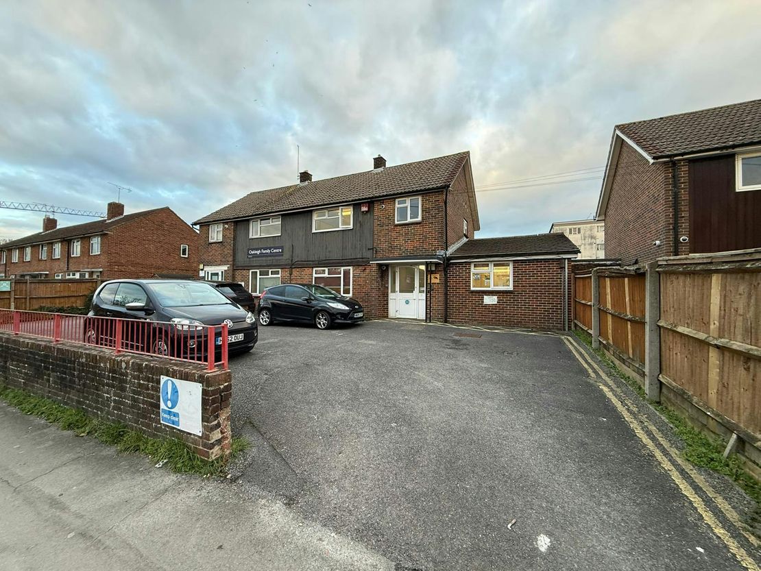 198-200 Dunsbury Way, Havant, PO9 5BG
