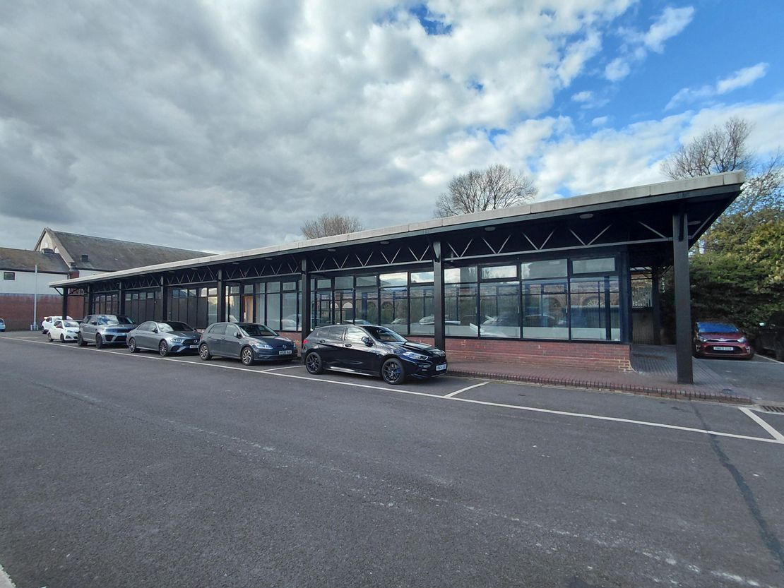 Chichester Train Station, Station Approach, Chichester, West Sussex, PO19 8DN