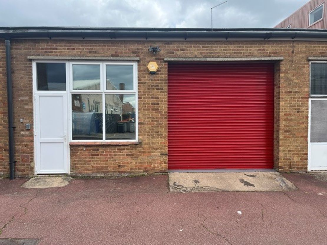 67 Milford Rd, Reading RG1 8LG, UK
