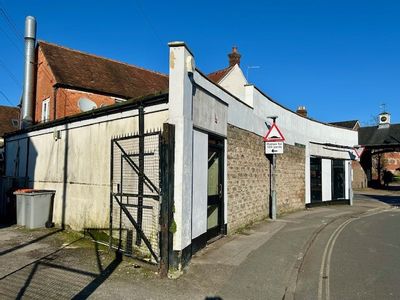 Property Image for 56 Bartholomew Street, Newbury, West Berkshire, RG14 5QA