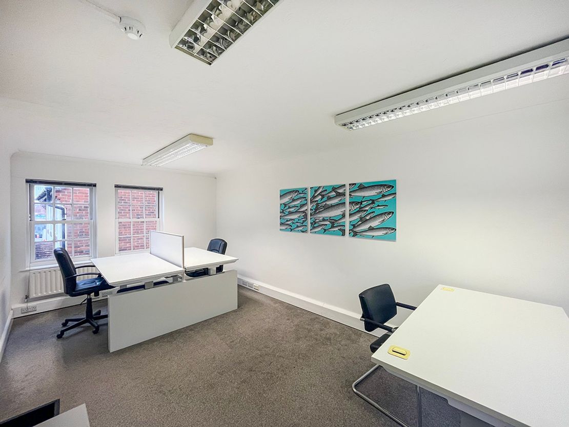 5 St Georges Yard, Castle Street, Farnham, GU9 7LW