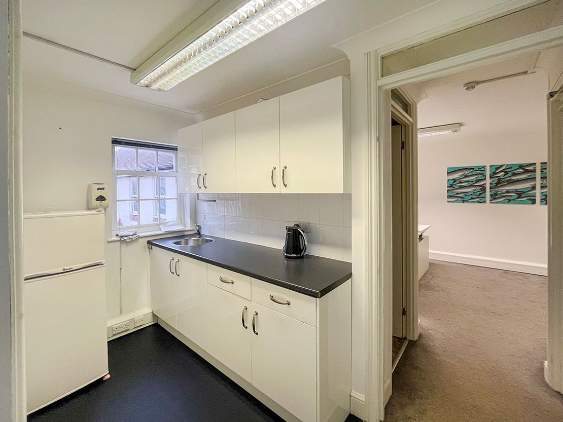 5 St Georges Yard, Castle Street, Farnham, GU9 7LW