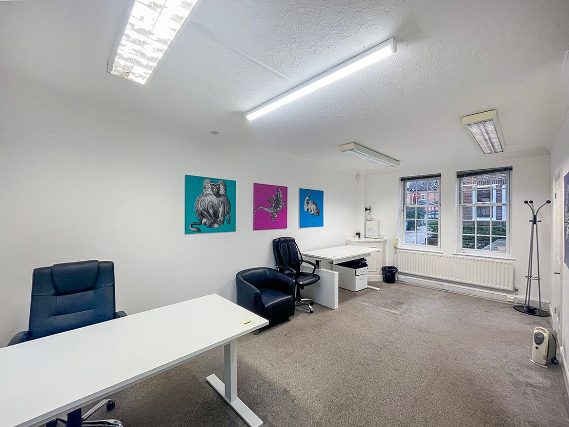 5 St Georges Yard, Castle Street, Farnham, GU9 7LW