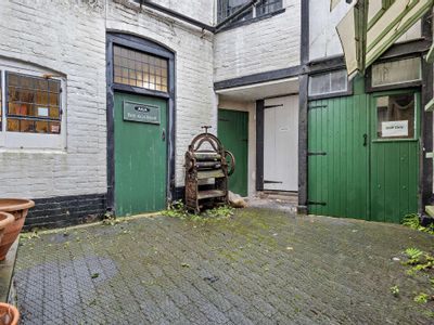 Property Image for 6-7 Bull Ring, Ludlow, Shropshire, SY8 1AE