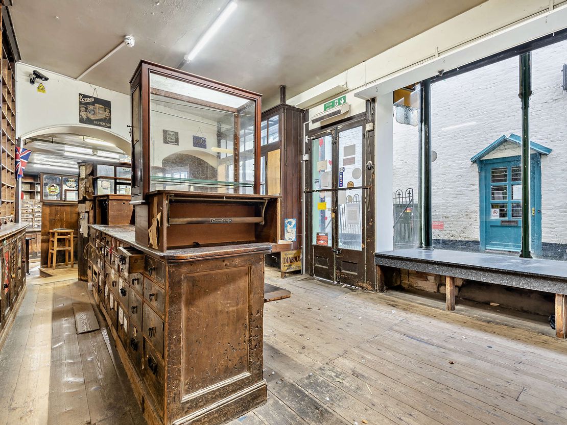 6-7 Bull Ring, Ludlow, Shropshire, SY8 1AE