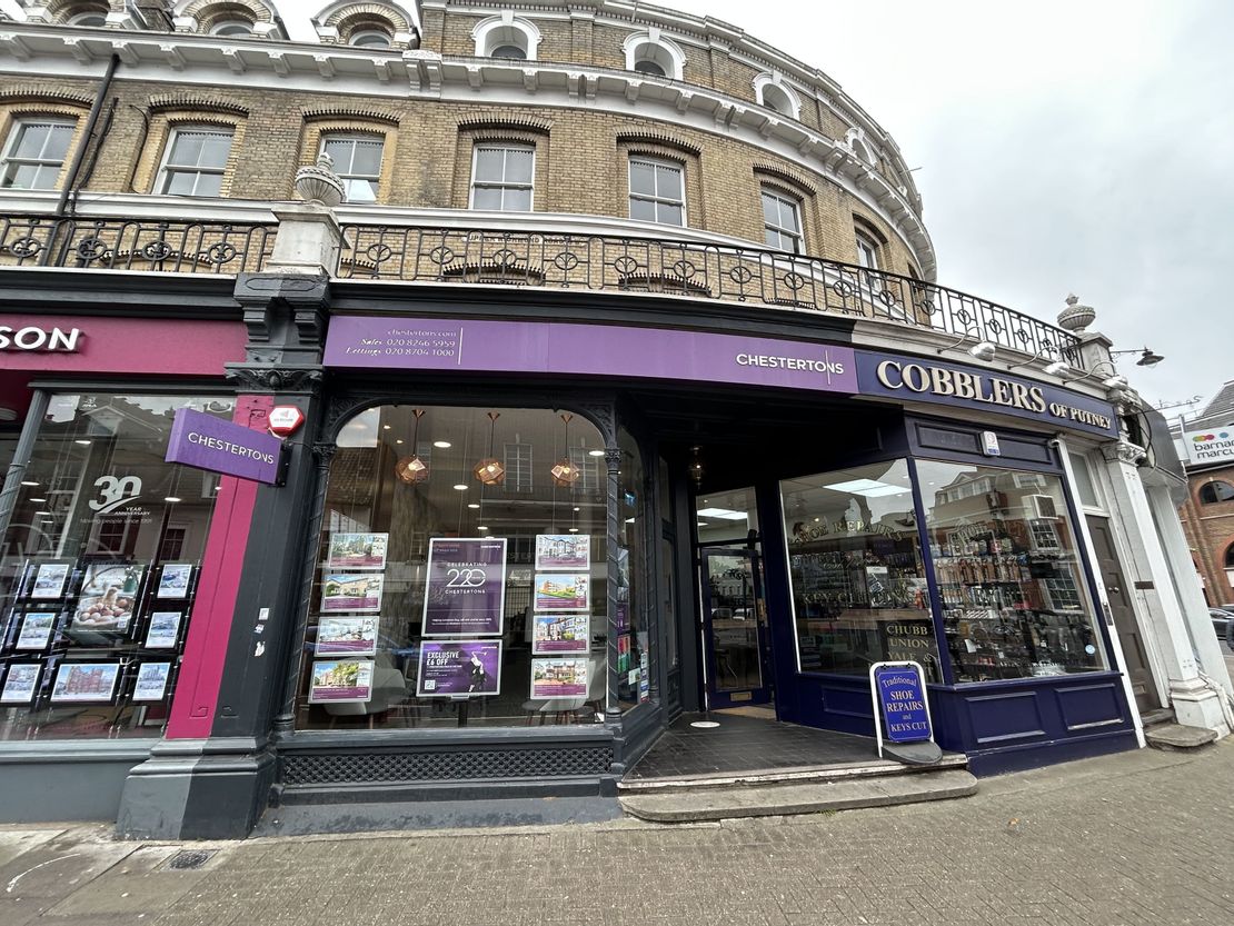 153 Upper Richmond Road, London, SW15 2TX