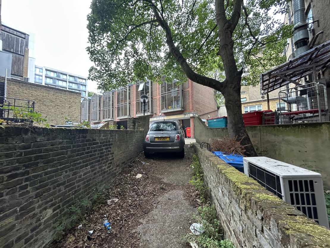 153 Upper Richmond Road, London, SW15 2TX