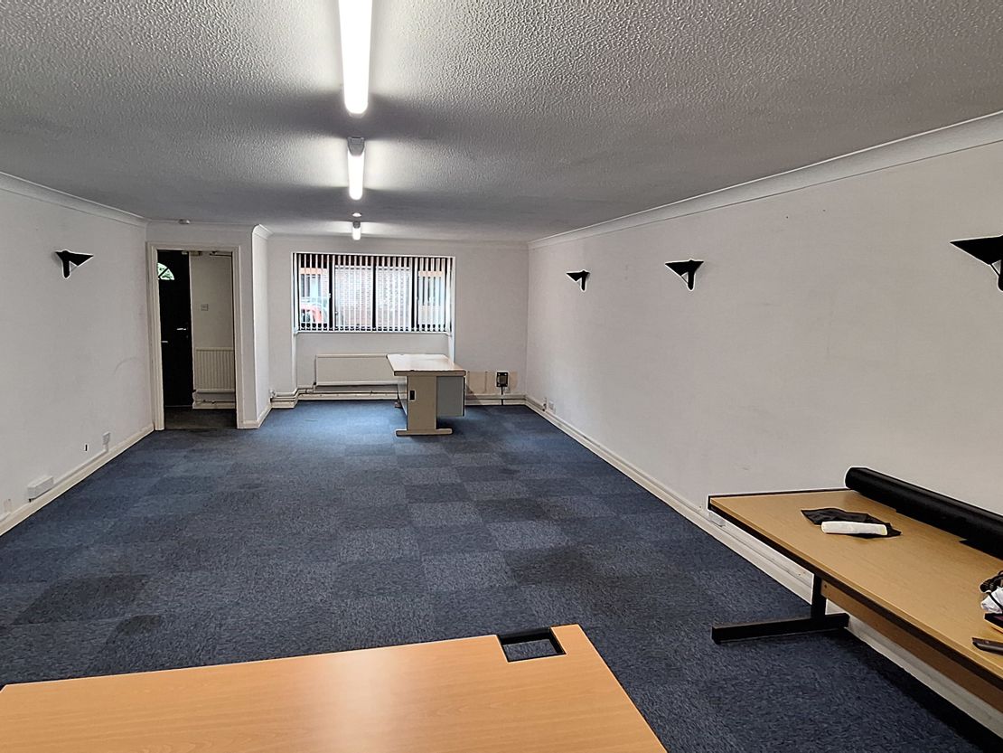 9 Kings Court, Horsham, West Sussex, RH13 5UR