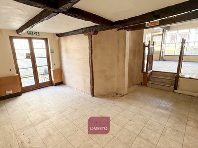 Property Image for Ashbourne Gingerbread Shop, 26-28 St. John Street, Ashbourne, Derbyshire, DE6 1GH