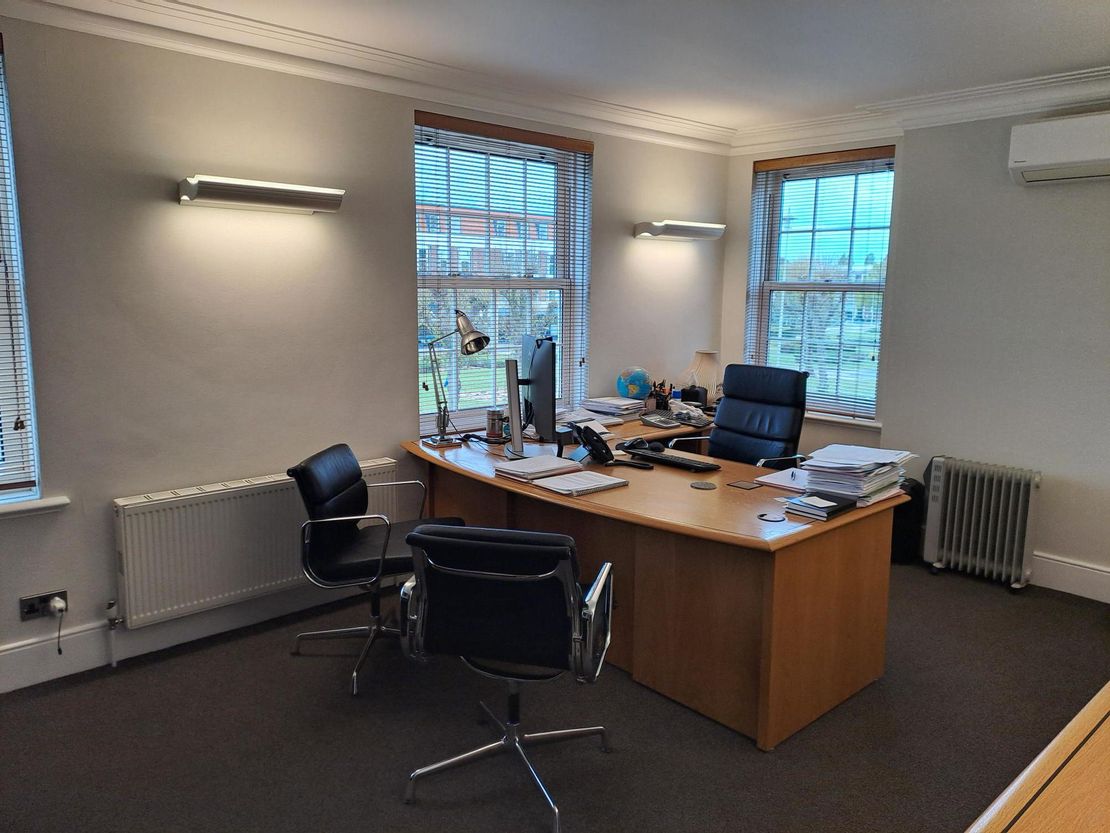14 Parkway, Welwyn Garden City, Hertfordshire, AL8 6HG