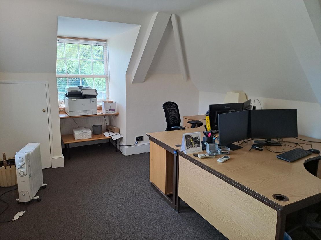 14 Parkway, Welwyn Garden City, Hertfordshire, AL8 6HG