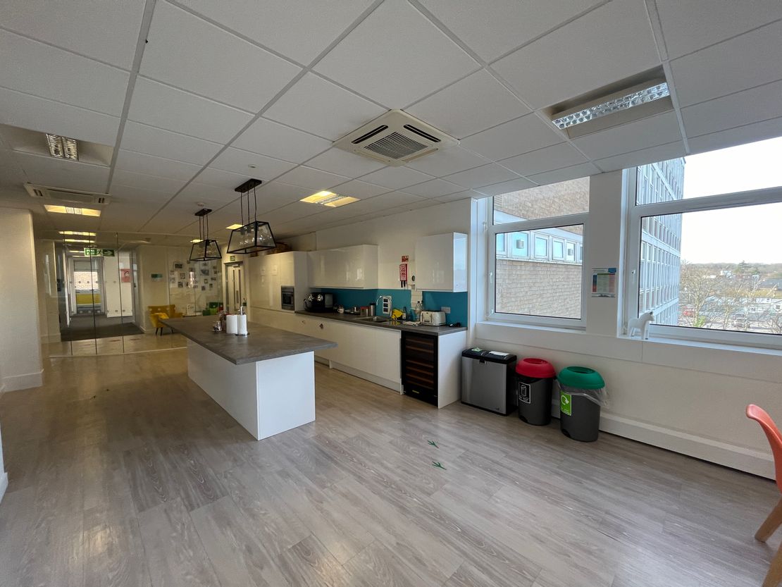 35 Perrymount Road (3rd Floor Front Suite), Haywards Heath, RH16 3BW