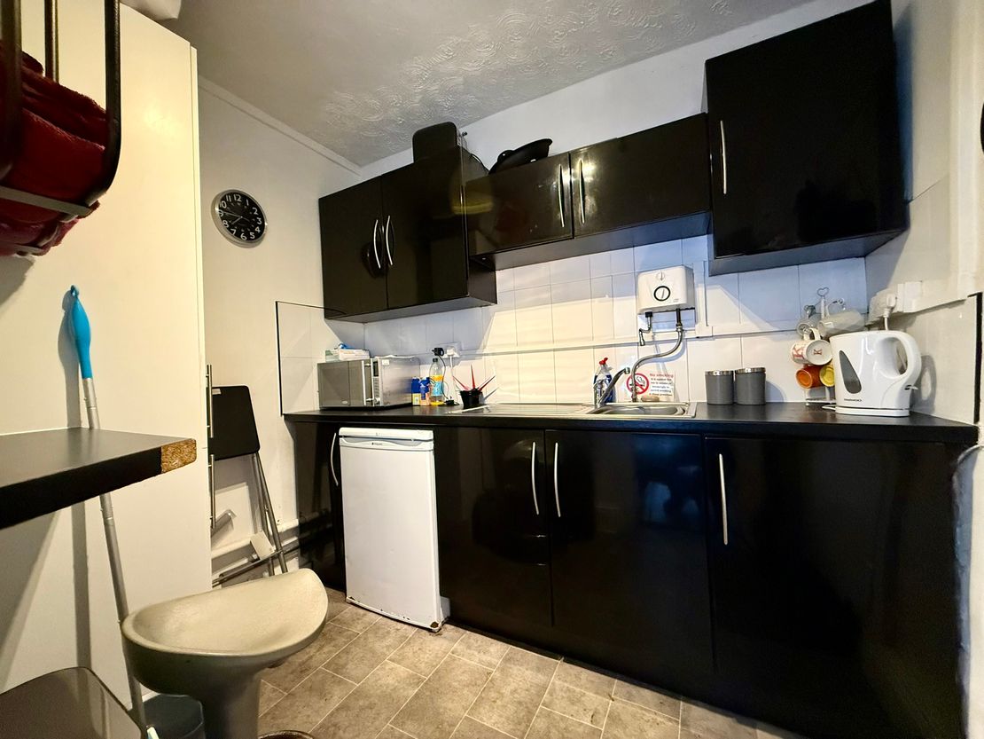 9 Bull Street, Nuneaton, Warwickshire, CV11 4JX