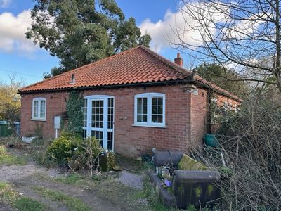 Property Image for Thorney Abbey Farm, Oxton Road, Southwell, Southwell, Nottinghamshire, NG25 0QZ