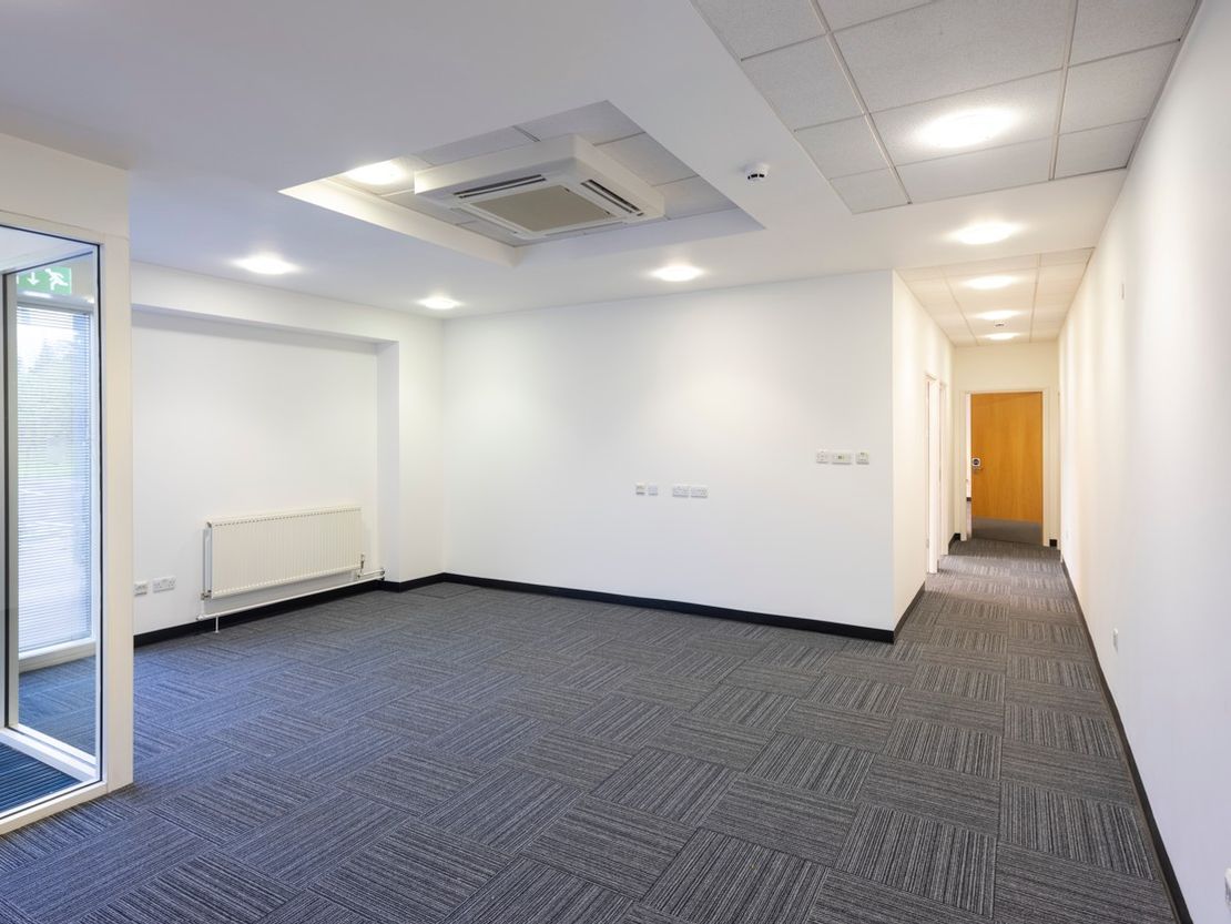 120 Fifty Pitches Rd, Glasgow G51 4EB