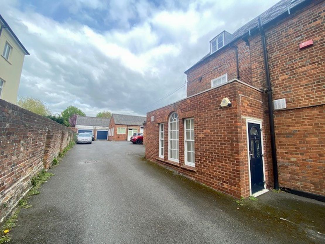 Clarendon House, 44 London Road, Newbury, West Berkshire, RG14 1LA