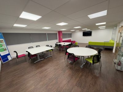 Property Image for 1 Watling Drive, Hinckley, Leicestershire, LE10 3EY