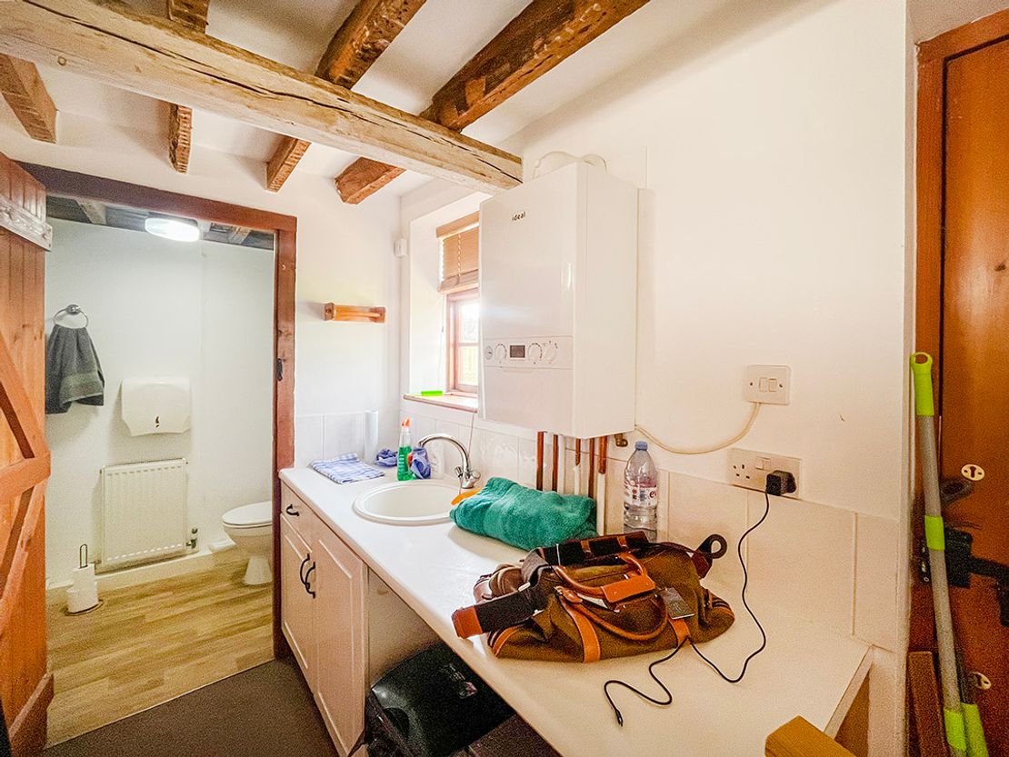 Honeys House, Taplin's Farm Lane, Winchfield, Hook RG27 8SL