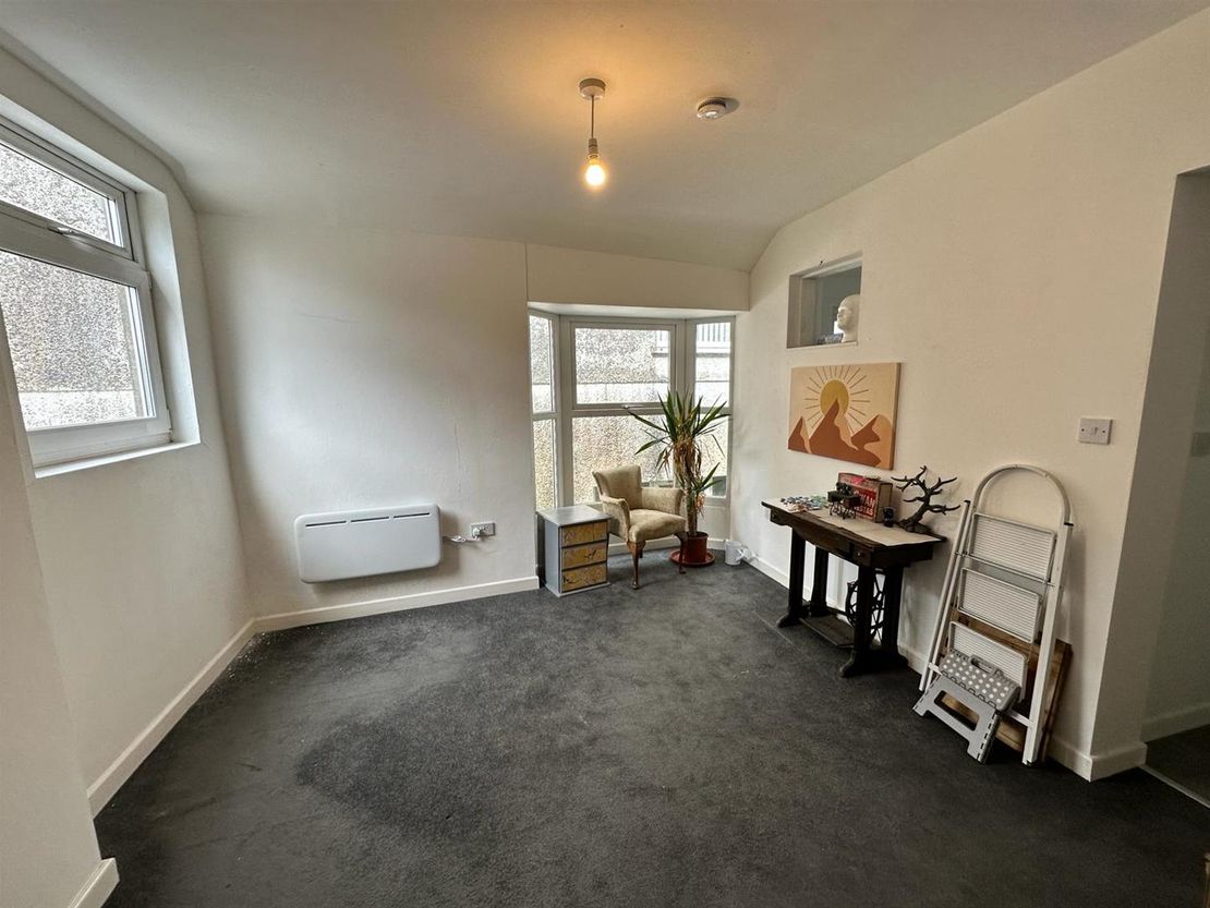 22 College Street, Ammanford