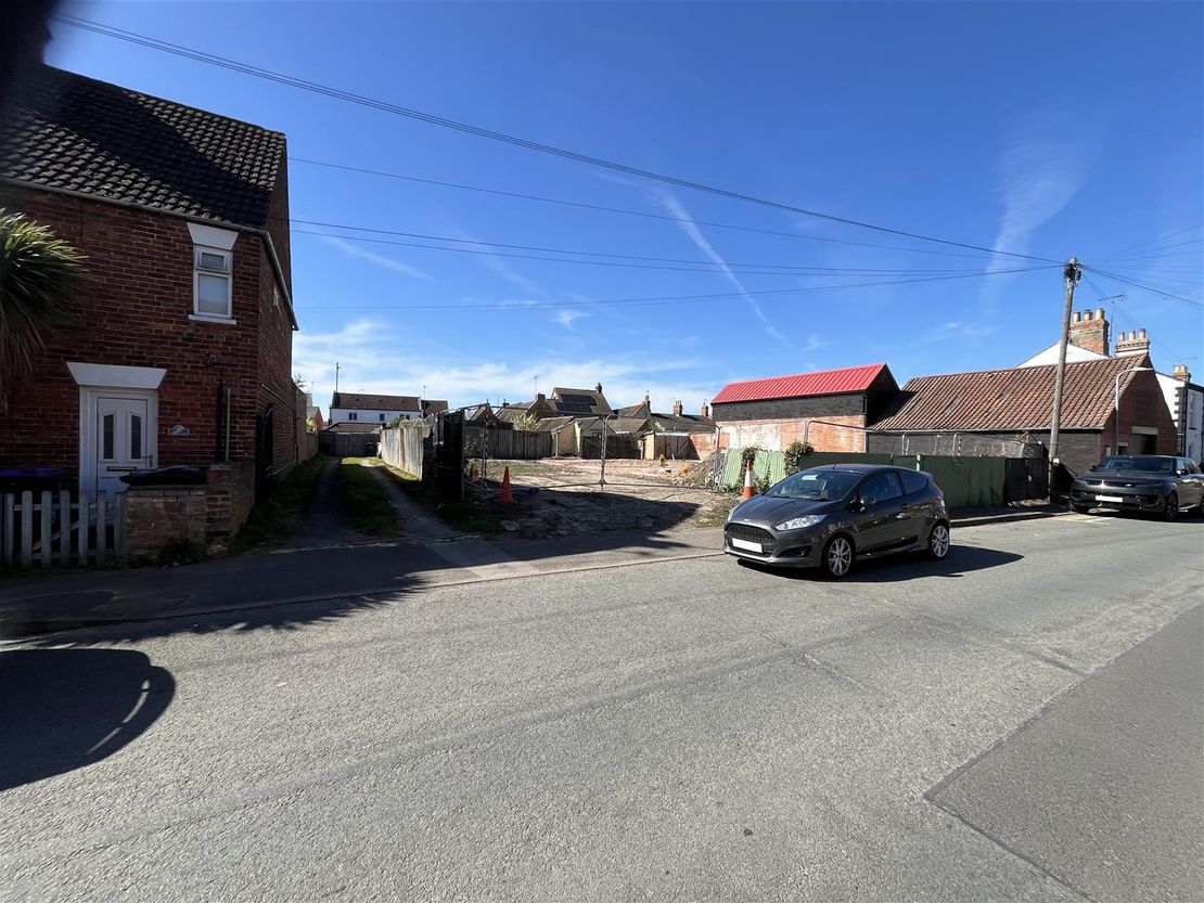 Land with Planning, Meadowgate, Bourne PE10 9EZ
