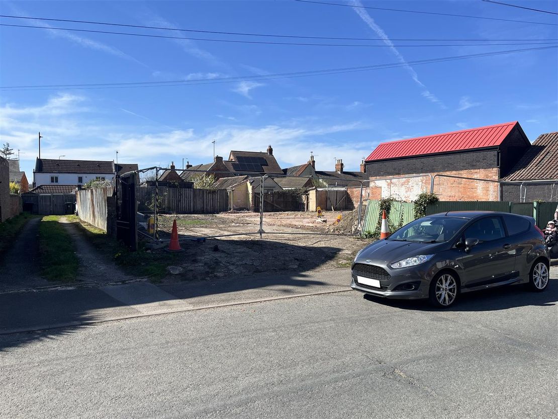 Land with Planning, Meadowgate, Bourne PE10 9EZ
