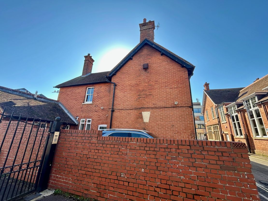 1 Carnegie Road, Newbury, Berkshire, RG14 5DJ