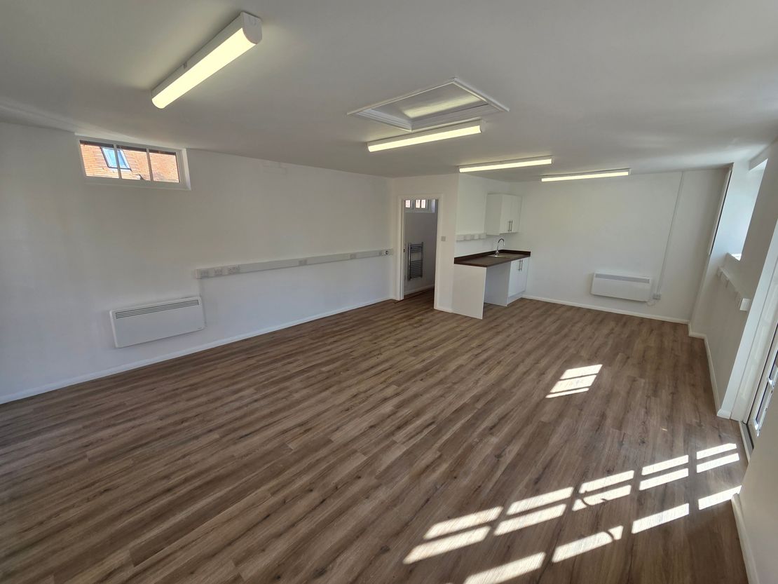Unit 4, Frilsham Home Farm Business Units, Frilsham, Yattendon, Thatcham, West Berkshire, RG18 0XT