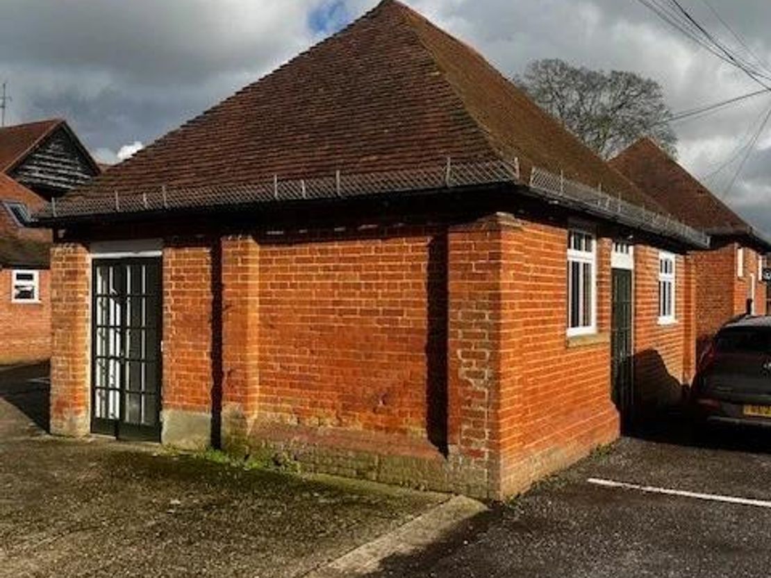 Unit 4, Frilsham Home Farm Business Units, Frilsham, Yattendon, Thatcham, West Berkshire, RG18 0XT