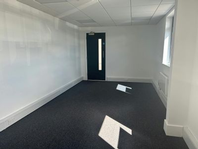 Property Image for Unit 12, Bilton Industrial Estate, Bracknell, RG12 8YT