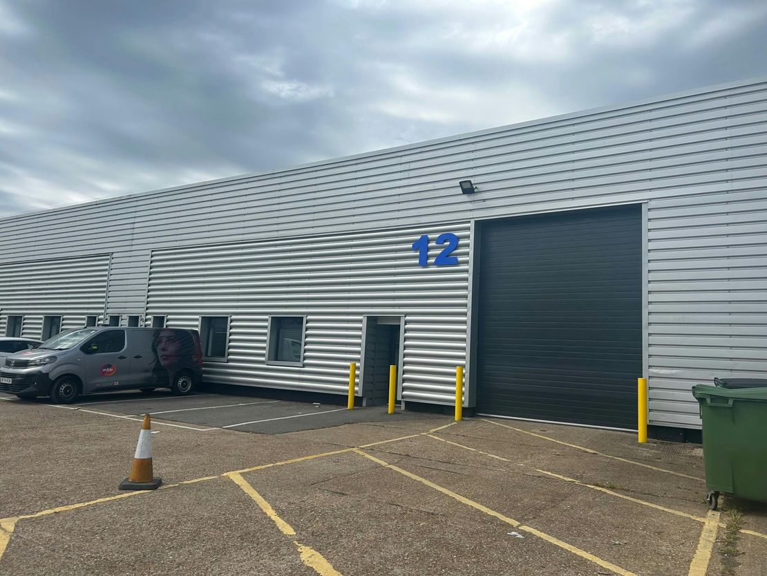 Unit 12, Bilton Industrial Estate, Bracknell, RG12 8YT