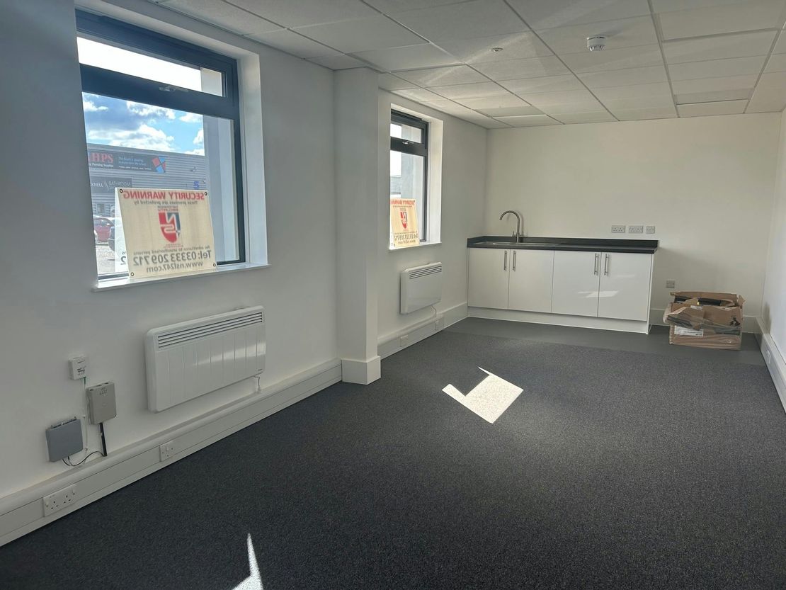 Unit 12, Bilton Industrial Estate, Bracknell, RG12 8YT
