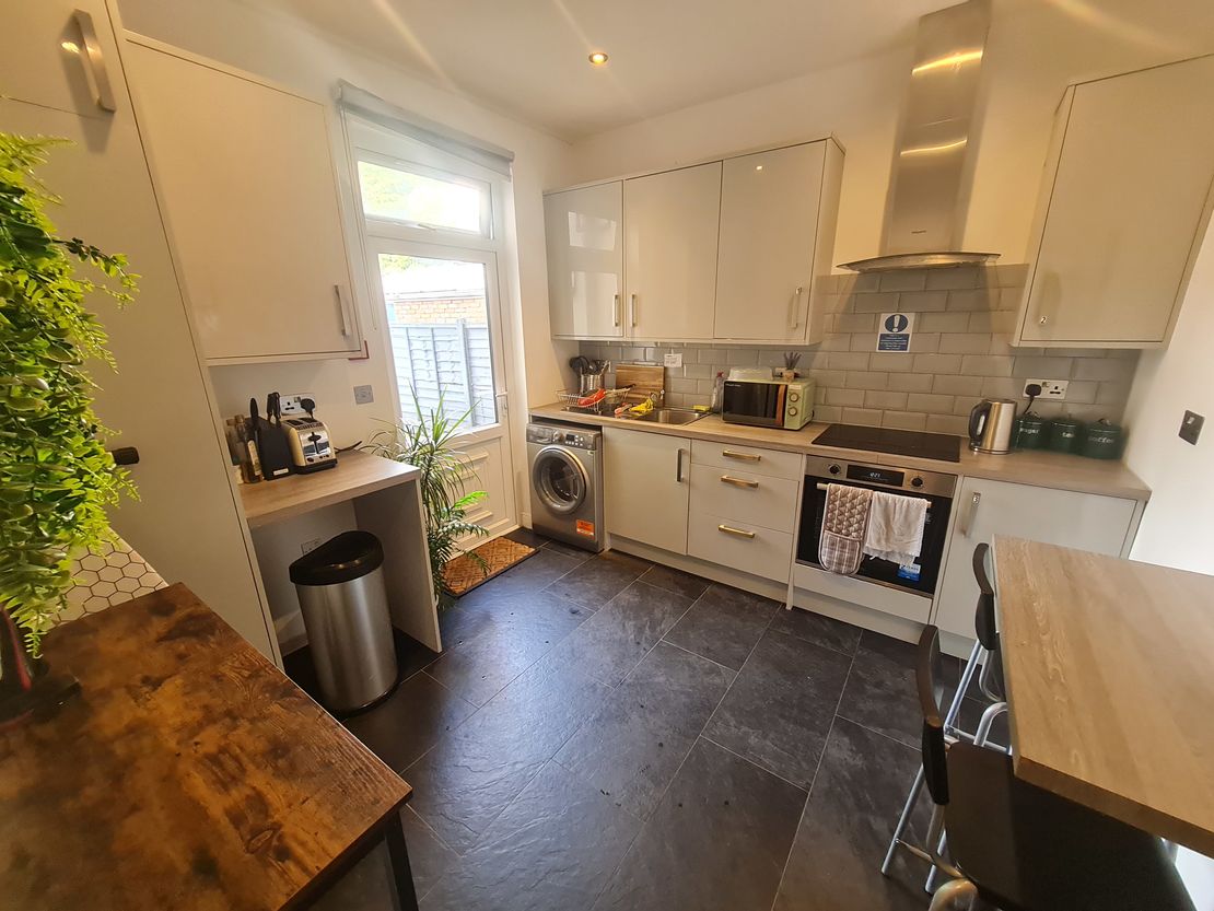 348 Brighton Road, Croydon, Surrey, CR2 6AJ